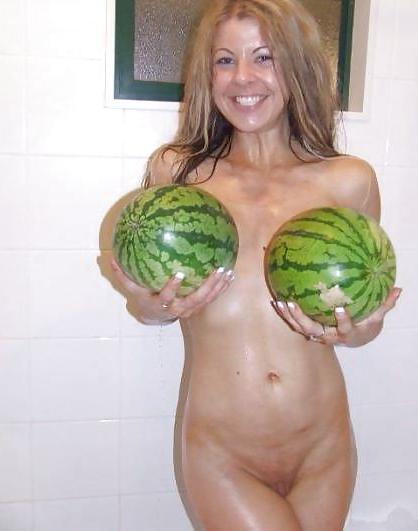19P Sexy Milf Posing