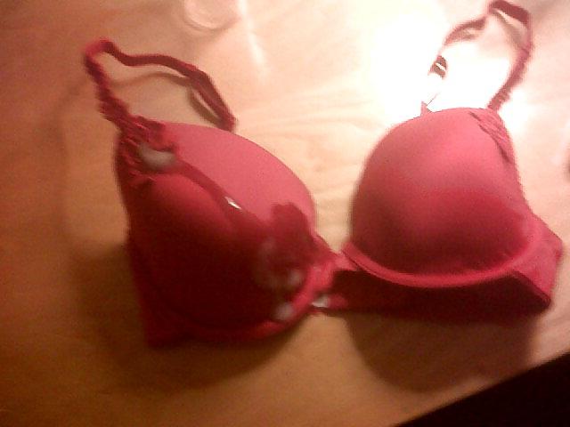 5P Cum on red bra
