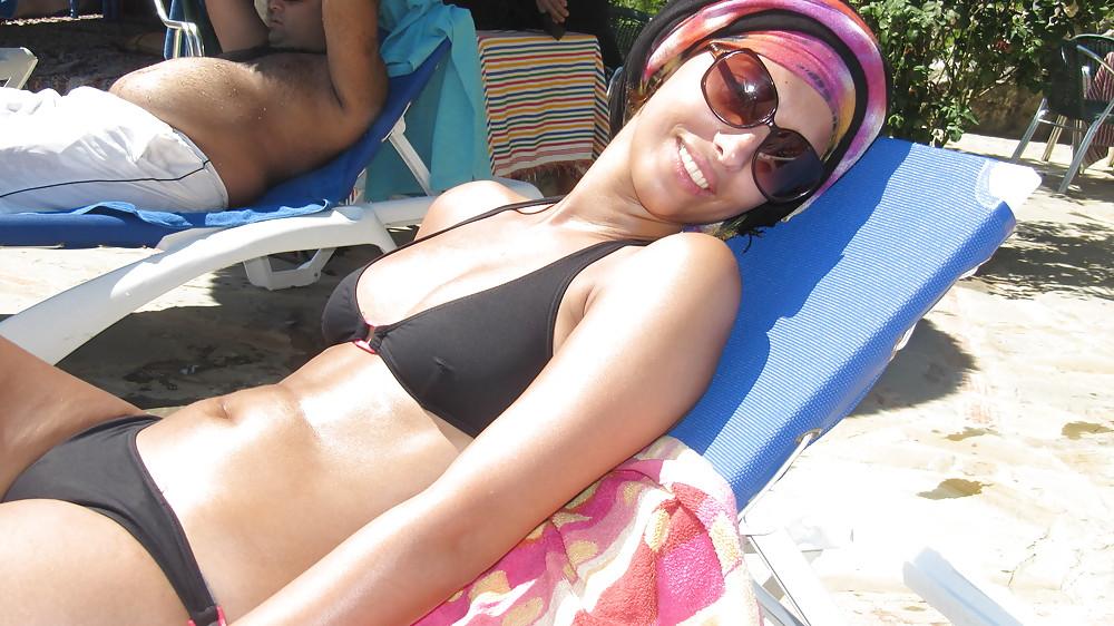 10P Hasnna Morocco Girl Cum On Her