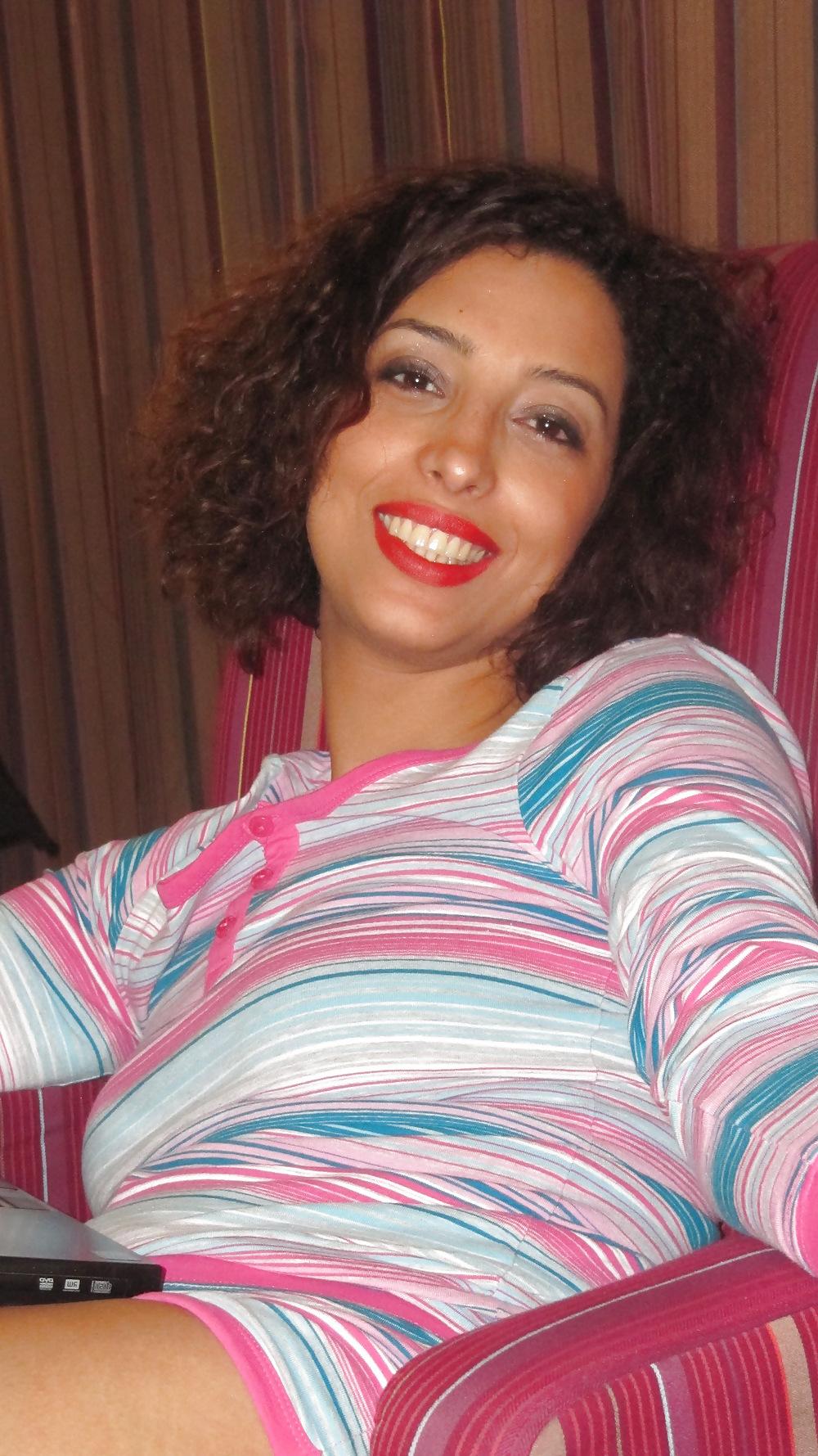 10P Hasnna Morocco Girl Cum On Her