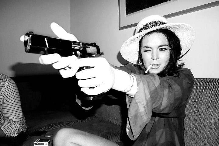 22P Lindsay Lohan ... Sexy im Hotelzimmer