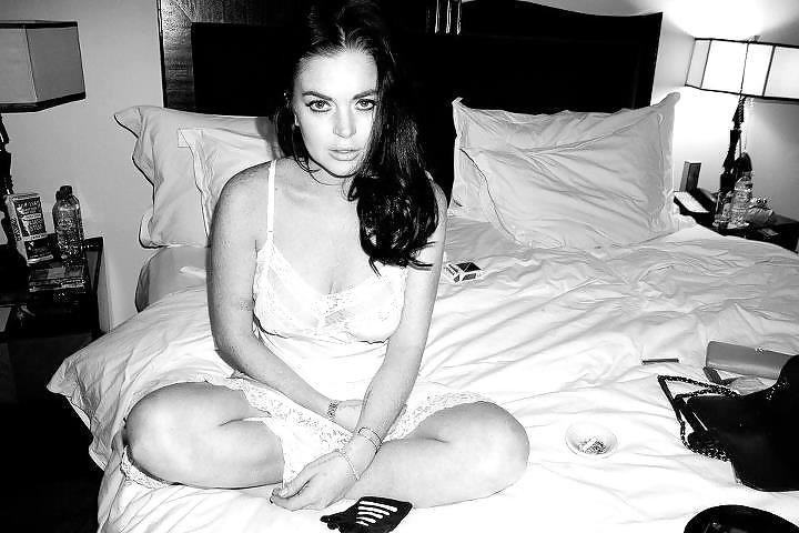 22P Lindsay Lohan ... Sexy im Hotelzimmer