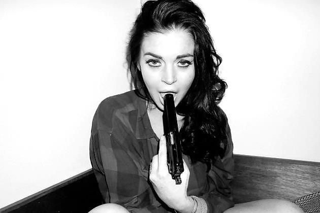 22P Lindsay Lohan ... Sexy im Hotelzimmer