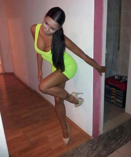 21P Sexy MILF's in High Heels