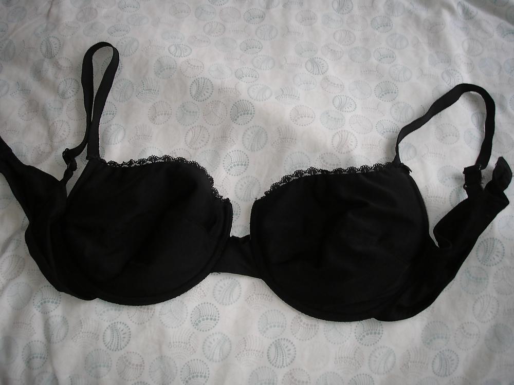 6P Wanking into my daughters 38DD bra