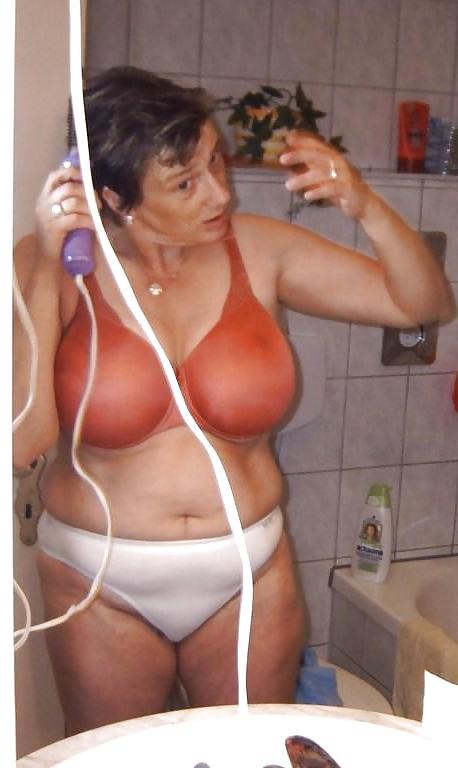 24P Mature wives, with bra.