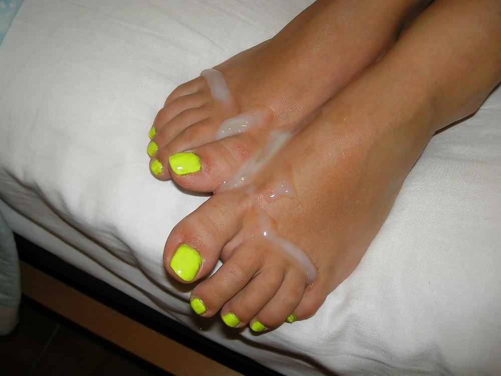 9P Wife footjob and cum on feets