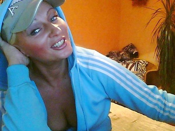 9P CUMSHOTS on face