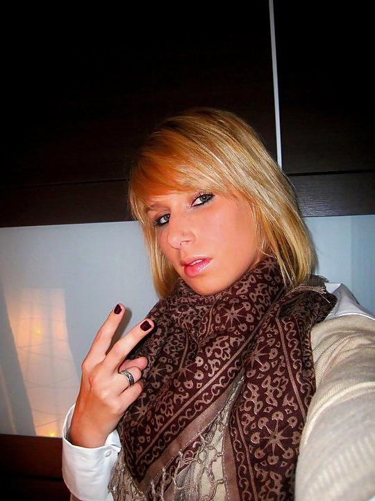 20P Cum on this slut face!