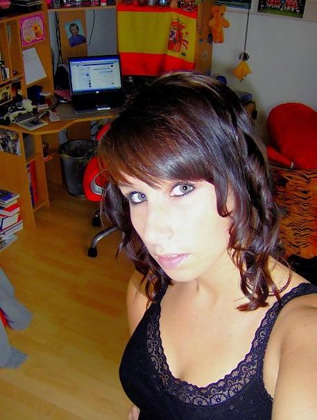 20P Cum on this slut face!