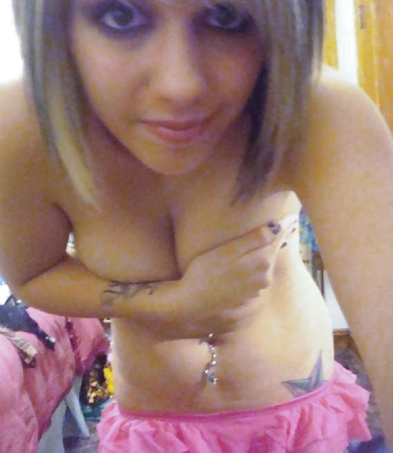 17P Pretty Selfshot Teen