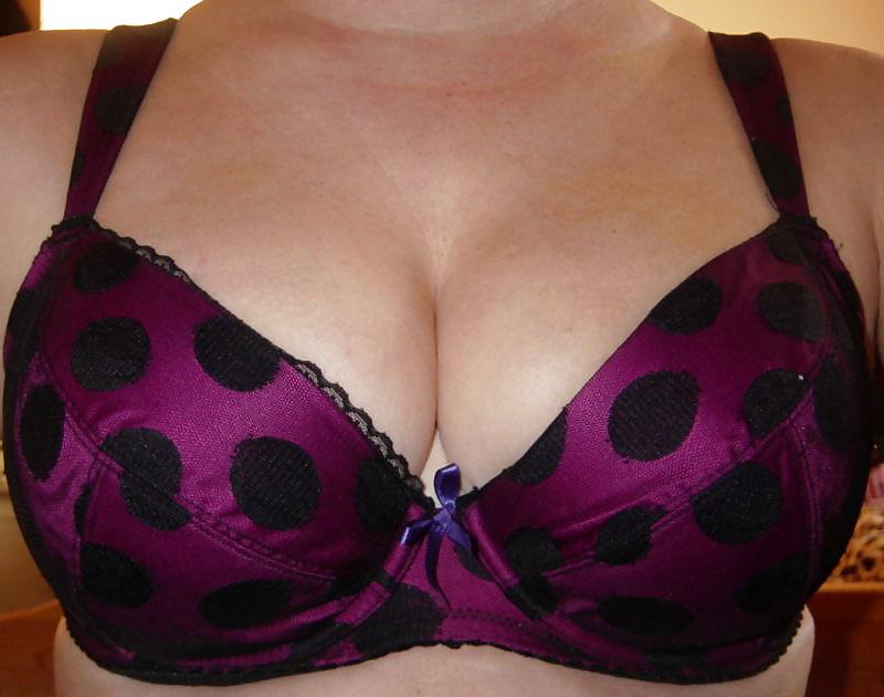 25P Woman their sell bra on the net 