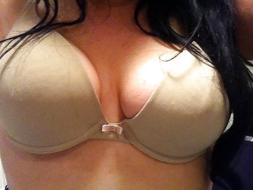 25P Woman their sell bra on the net 