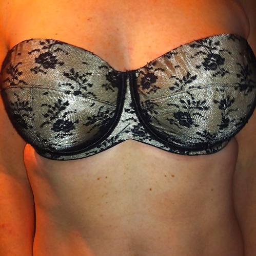 25P Woman their sell bra on the net 