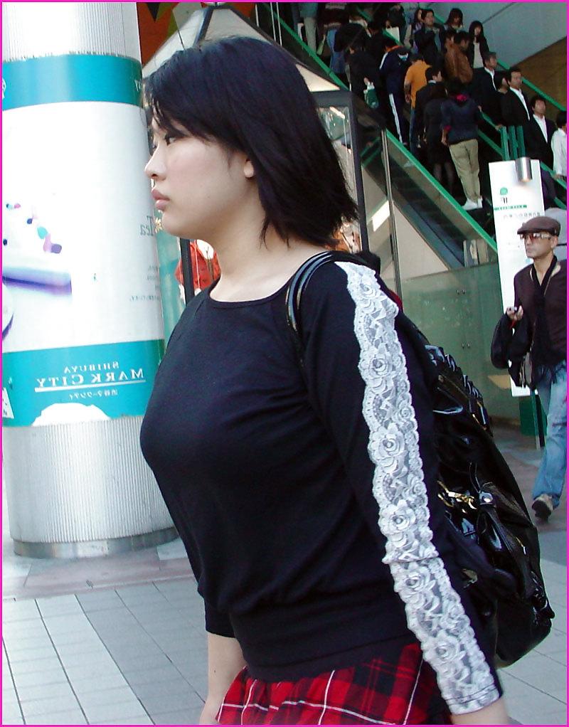 25P Various Japanese Girls on the Street PT 2