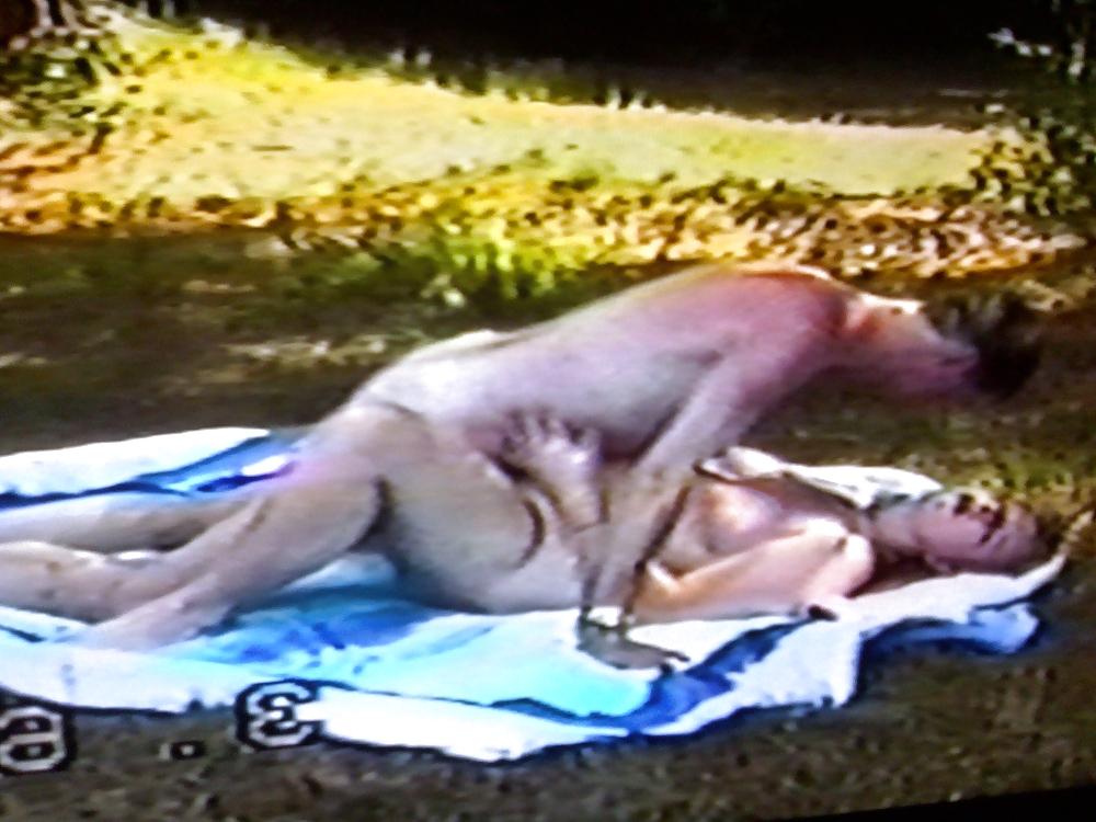 10P Carole's hairy cunt fucked by man in the park