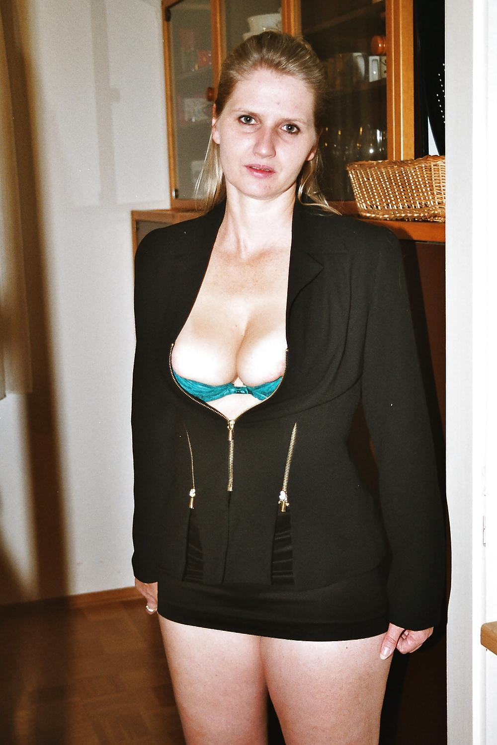 10P SAG - Hot Sexy Wife In Black Tight Mini-Costume Green Bra 06