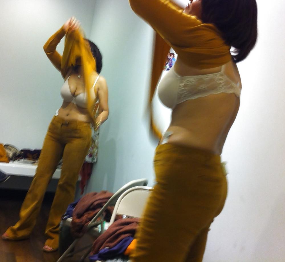 15P Arab in dressing room again