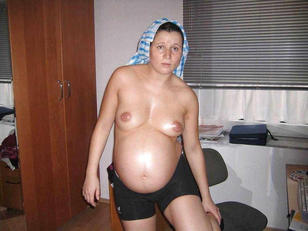 20P Duas gravidas, buchuda, pregnant preggo