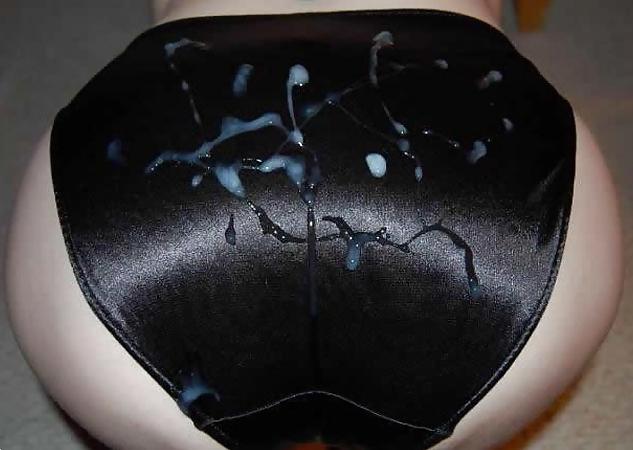 17P Cum on her panties
