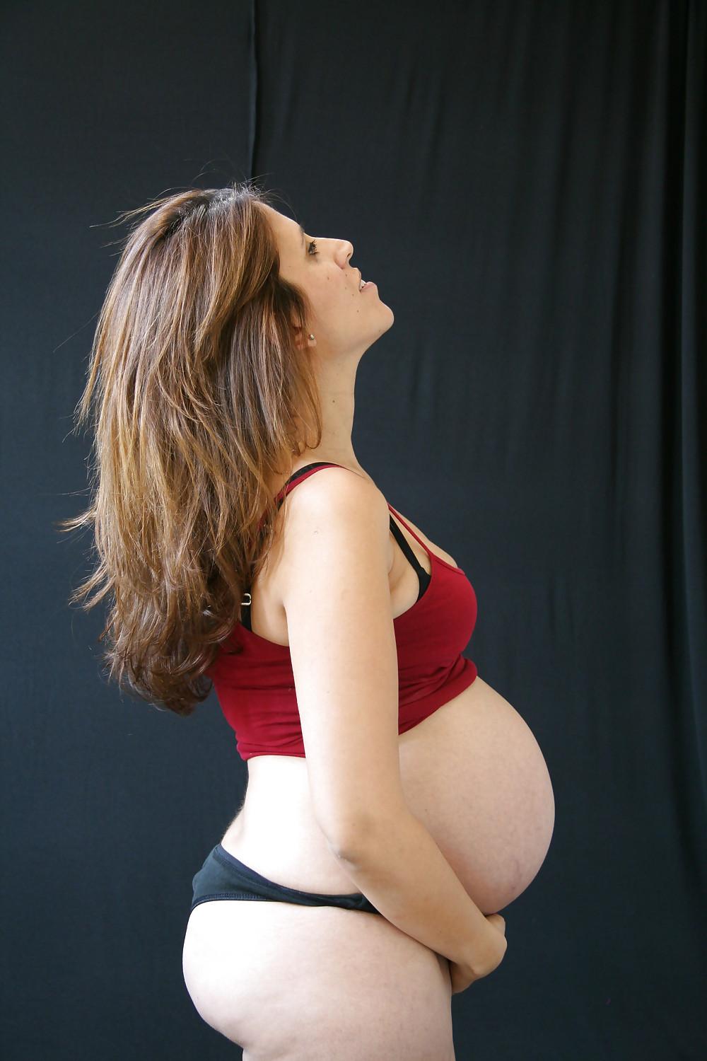 11P Pregnant no nude