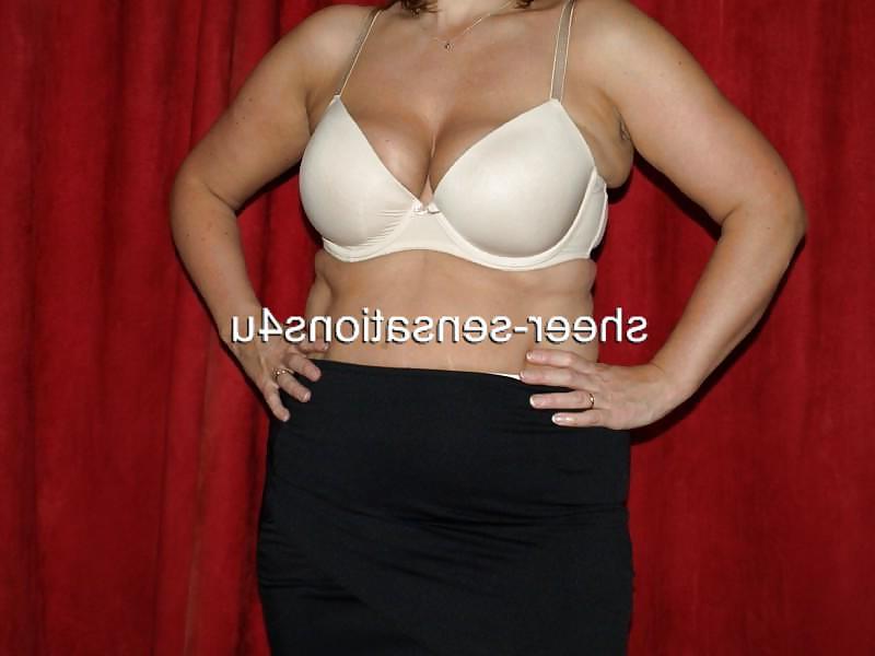 24P Woman their sell bra on the net 