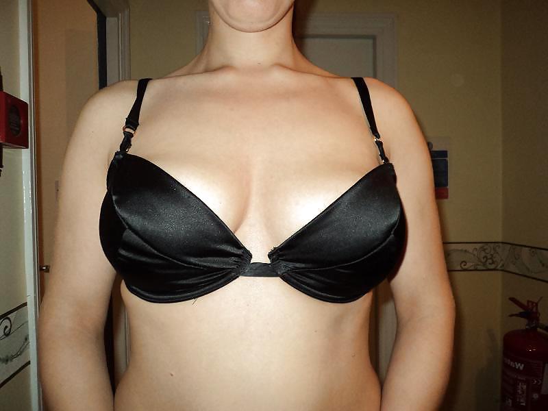 24P Woman their sell bra on the net 