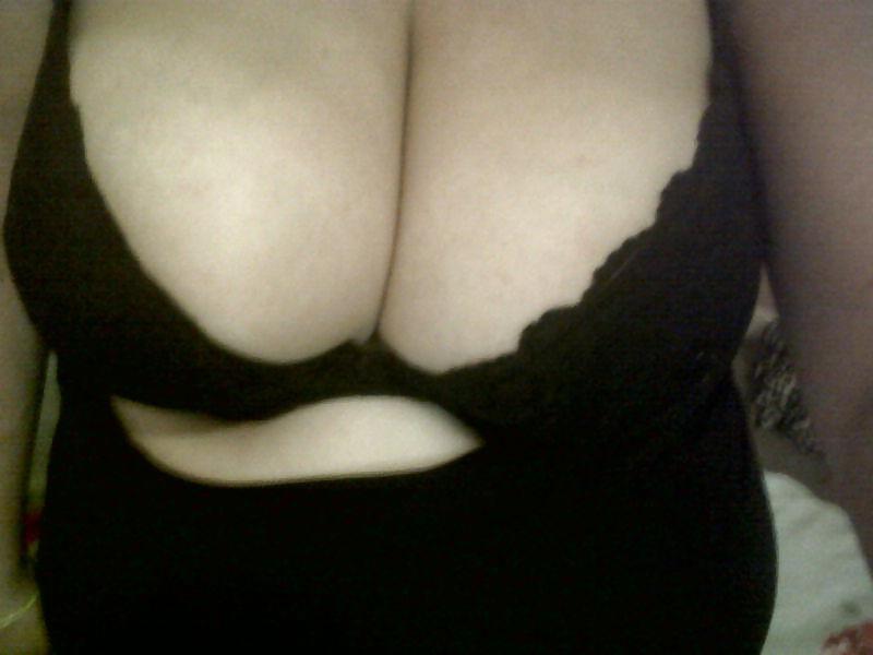 24P Woman their sell bra on the net 