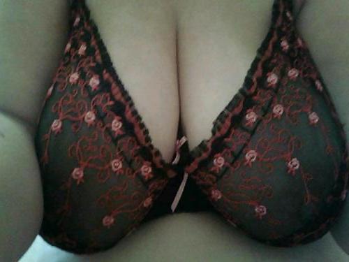 19P Woman their sell bra on the net 
