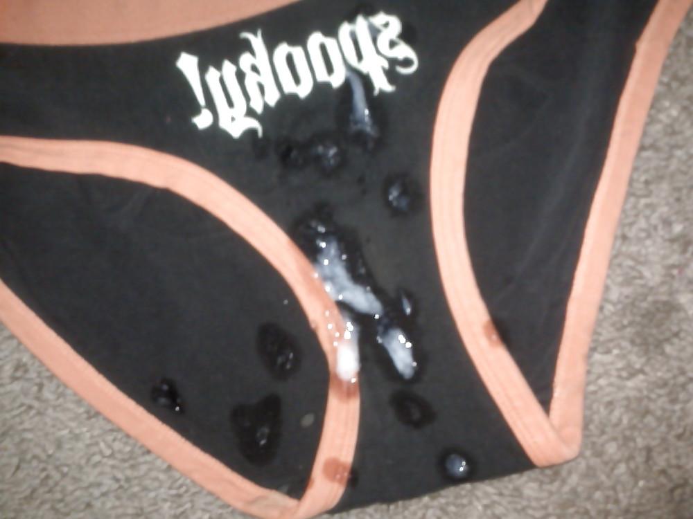 6P Cum on cousins panties