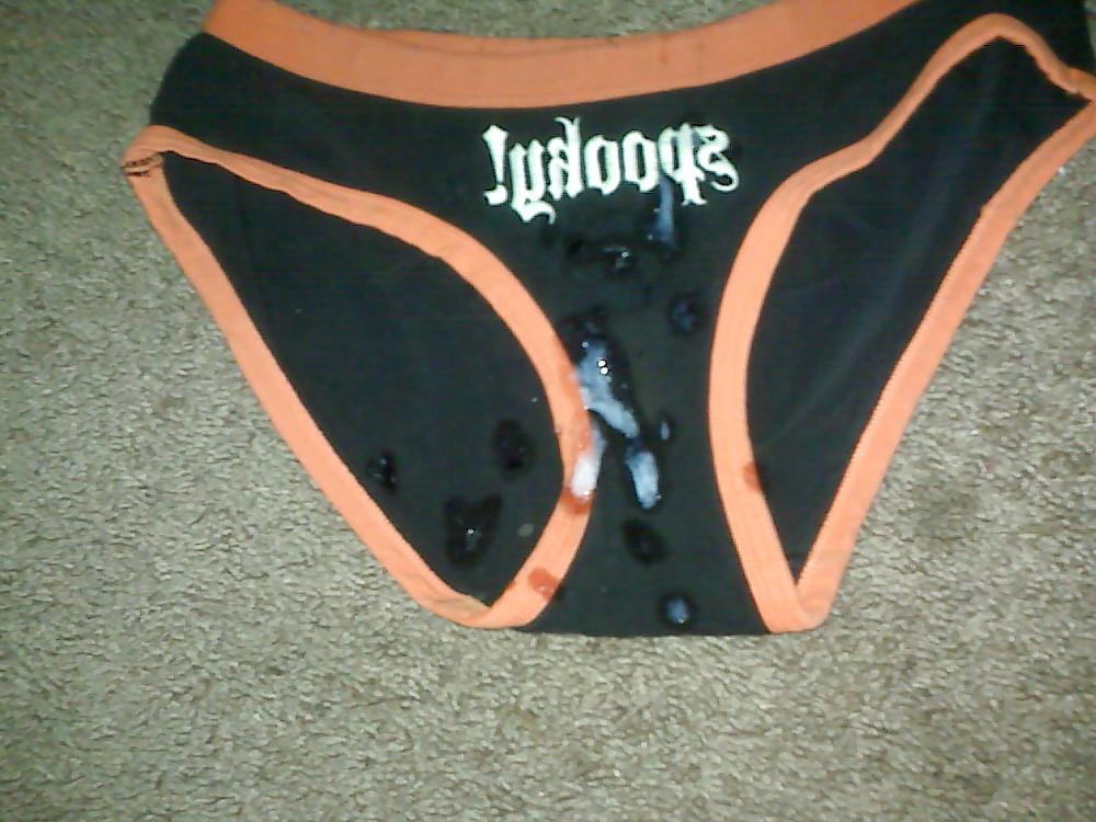 6P Cum on cousins panties