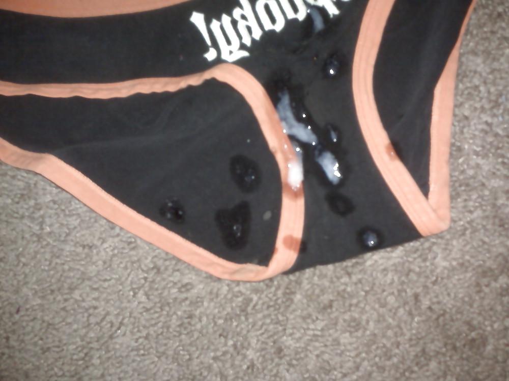 6P Cum on cousins panties
