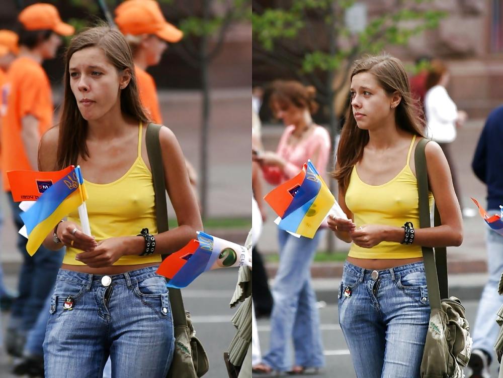 25P No bra and pokies