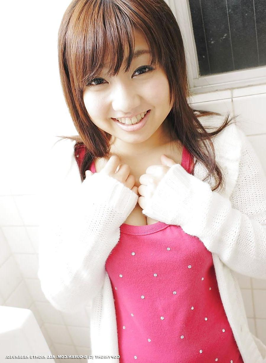 15P Horny Shaved Japanese Teen Girl 