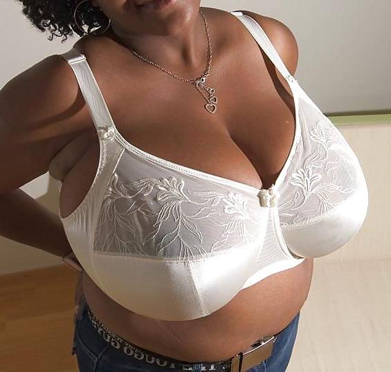 21P Chunky tits in bra 4