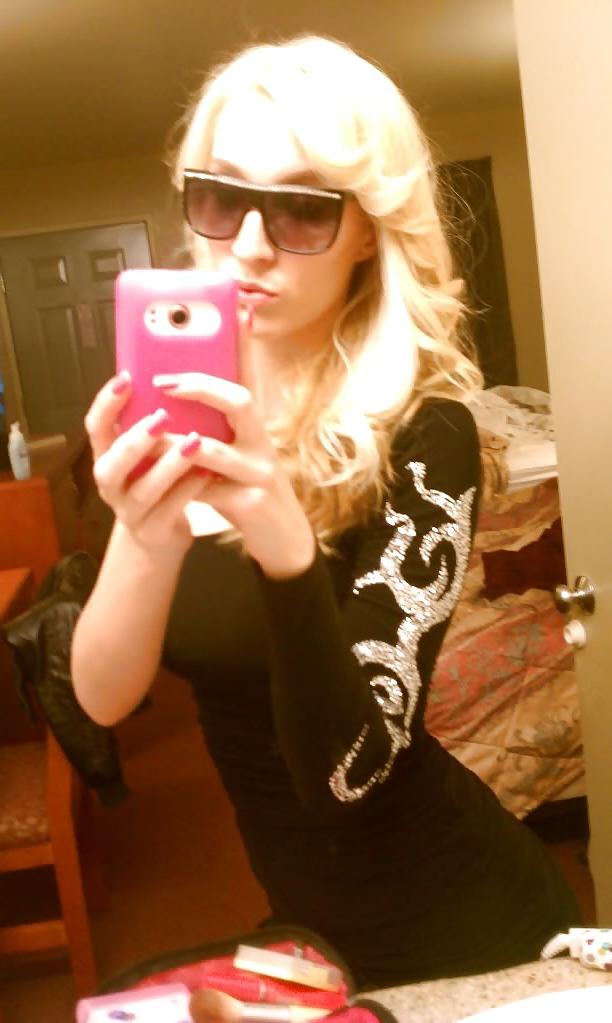 25P Pretty Blonde.
