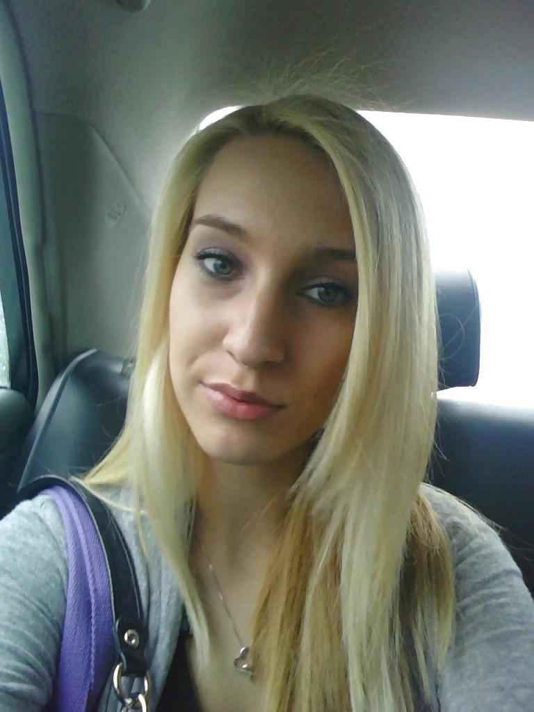 25P Pretty Blonde.