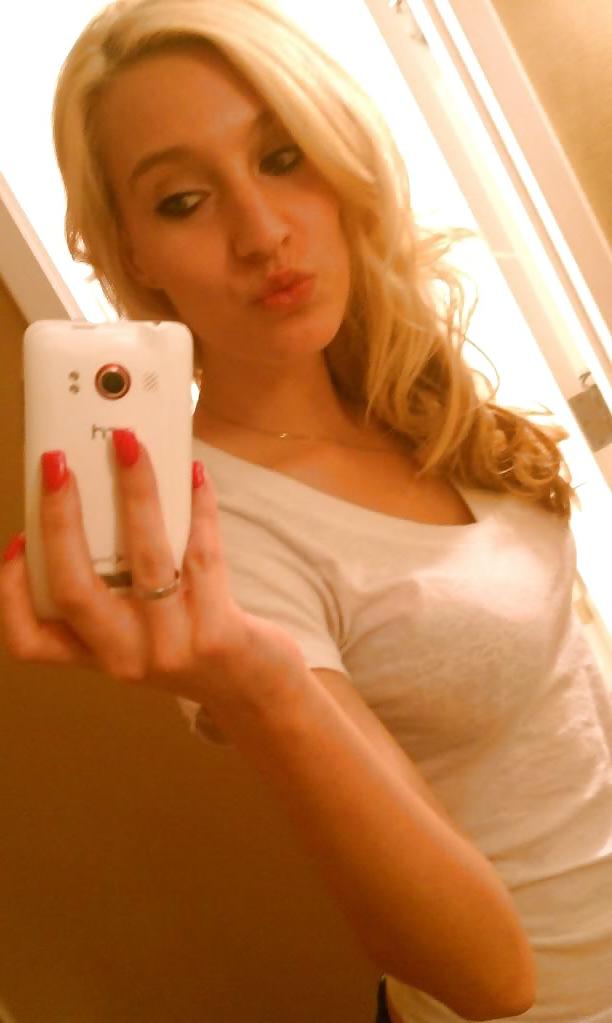 25P Pretty Blonde.