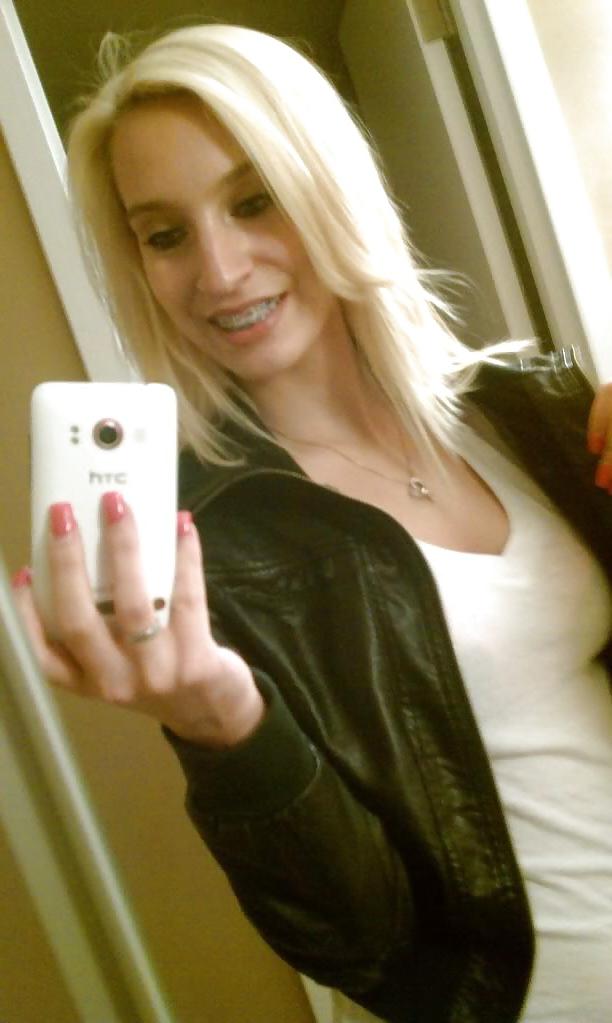 25P Pretty Blonde.