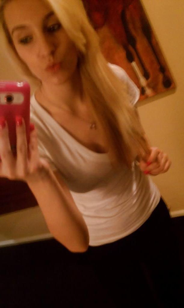 25P Pretty Blonde.