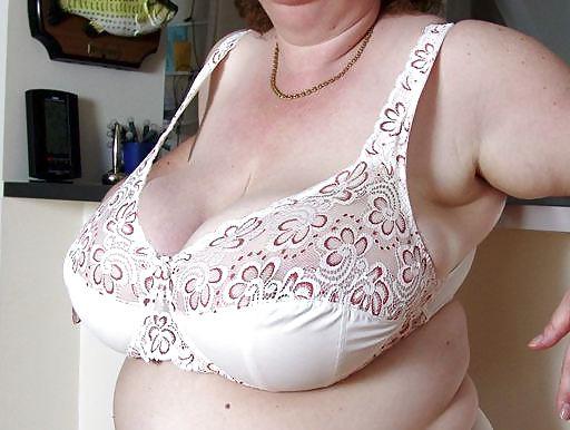 17P Chunky tits in bra 7