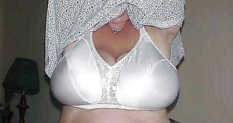 17P Chunky tits in bra 7
