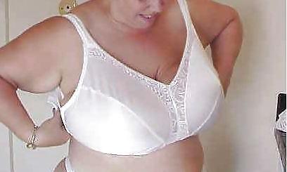 17P Chunky tits in bra 7