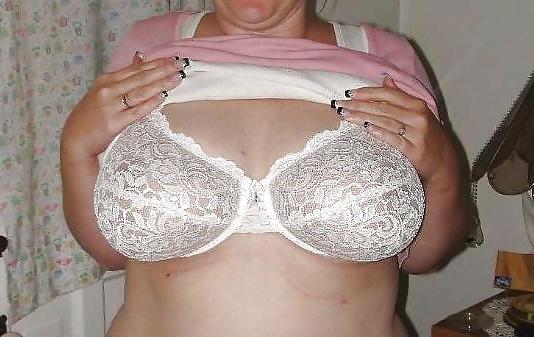 17P Chunky tits in bra 7