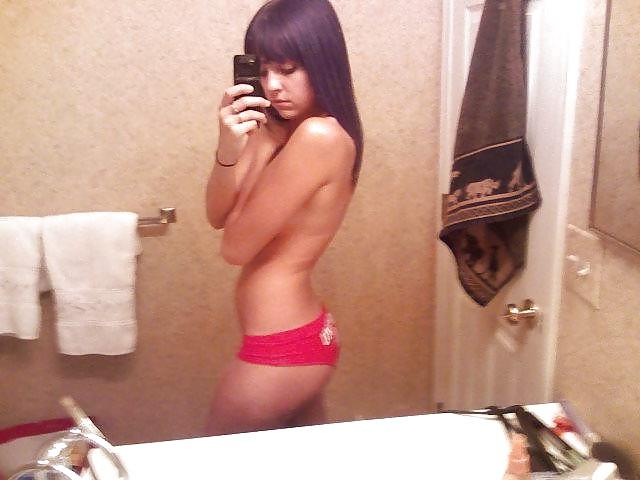 18P Hot brunette girlfriend 's private gallery