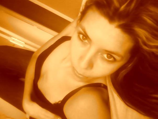 20P French MILF Laetitia's Self Face Shots 2