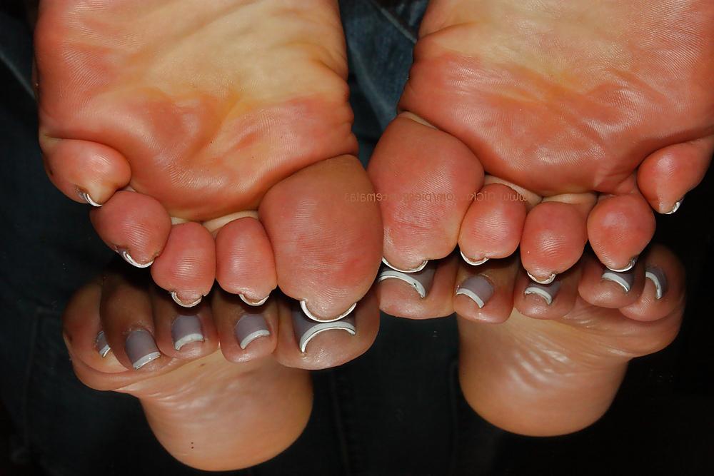 25P Pretty feet in heels 5