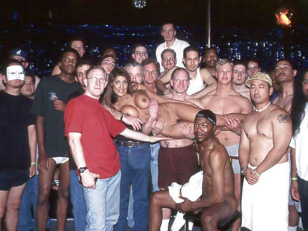 20P Brunette is the centre of a big gangbang
