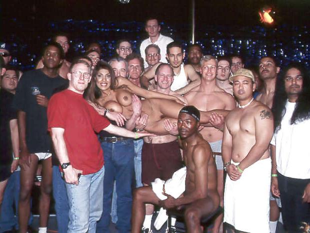 20P Brunette is the centre of a big gangbang