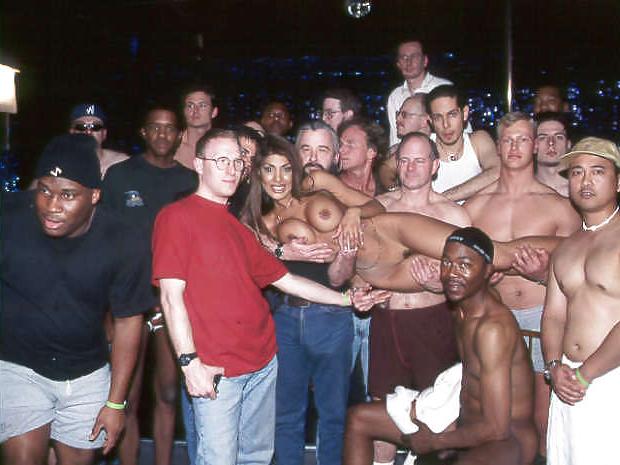 20P Brunette is the centre of a big gangbang